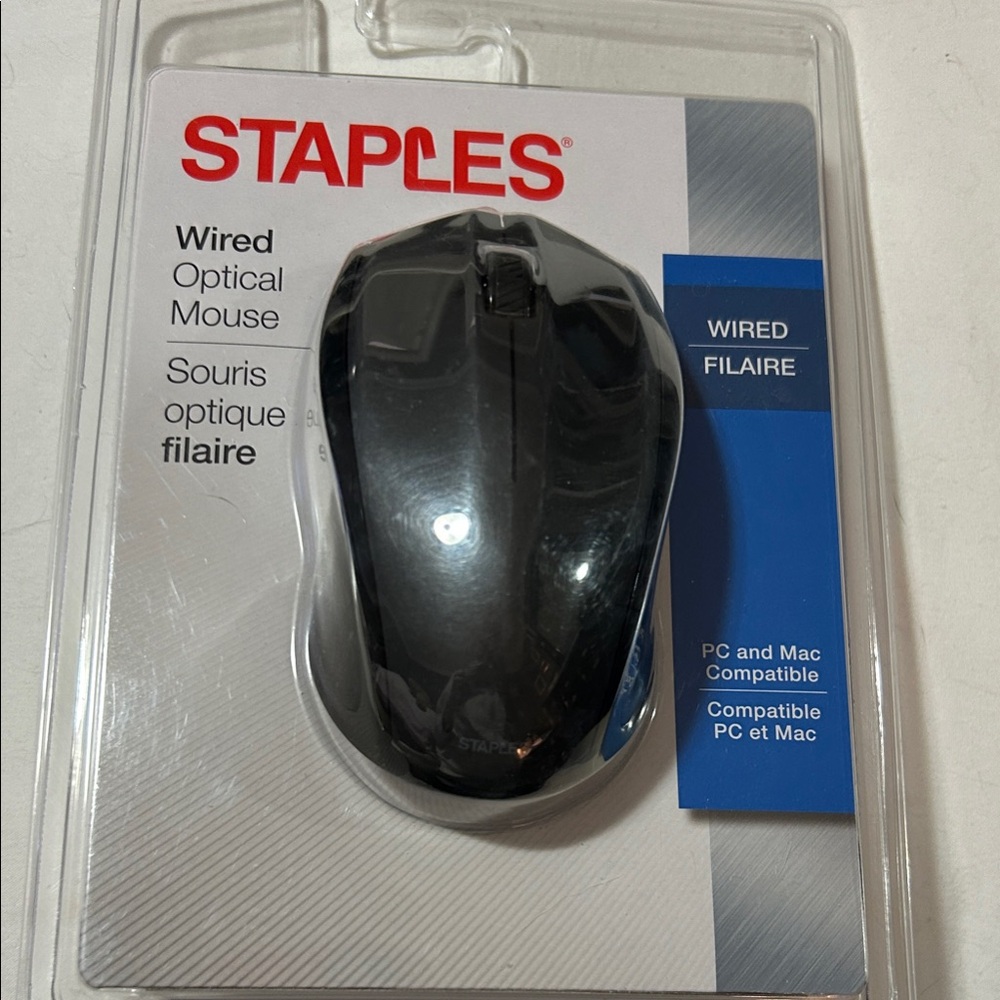 Staple Sleek Black Wired Mouse